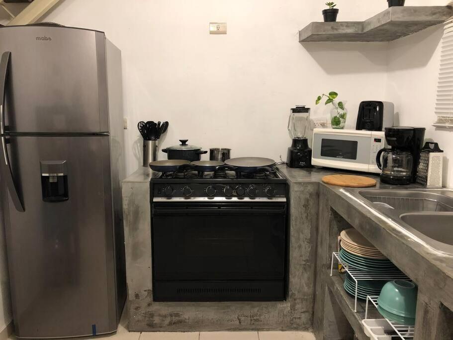 Comfortable And Private House 2 Bedrooms Wifi Parking Free Монтерей Екстериор снимка