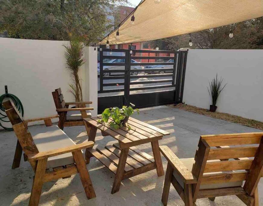 Comfortable And Private House 2 Bedrooms Wifi Parking Free Монтерей Екстериор снимка