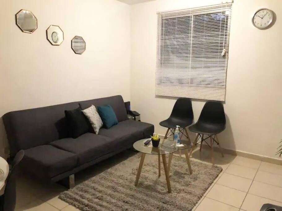 Comfortable And Private House 2 Bedrooms Wifi Parking Free Монтерей Екстериор снимка