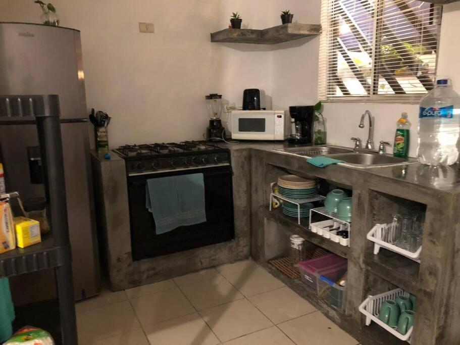 Comfortable And Private House 2 Bedrooms Wifi Parking Free Монтерей Екстериор снимка