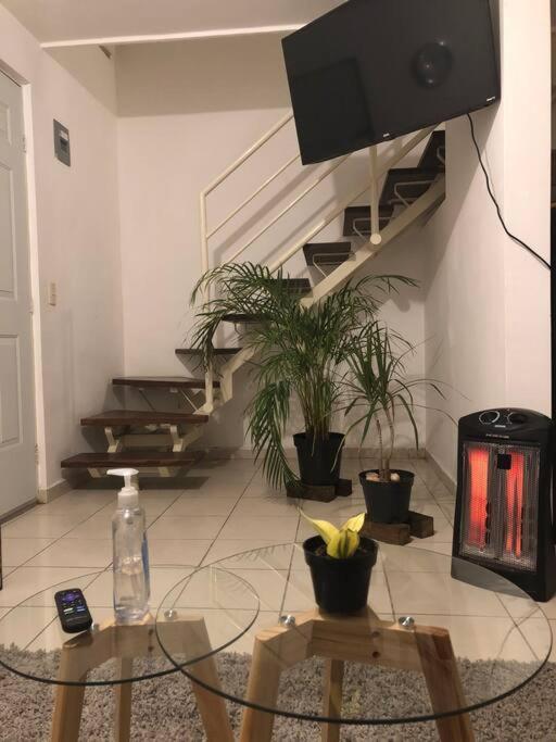 Comfortable And Private House 2 Bedrooms Wifi Parking Free Монтерей Екстериор снимка