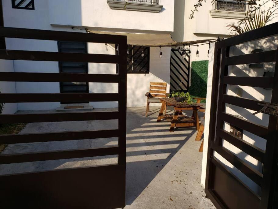 Comfortable And Private House 2 Bedrooms Wifi Parking Free Монтерей Екстериор снимка