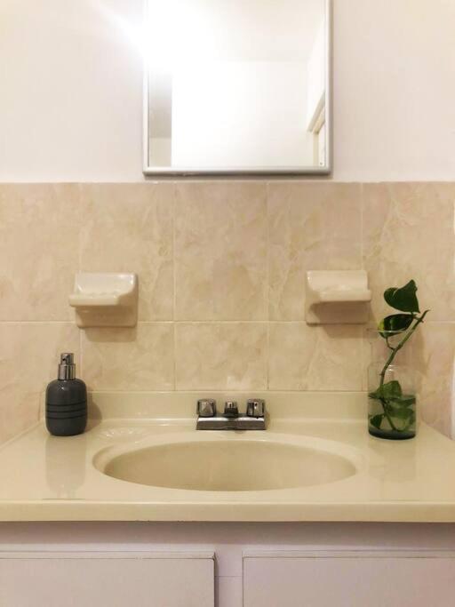 Comfortable And Private House 2 Bedrooms Wifi Parking Free Монтерей Екстериор снимка