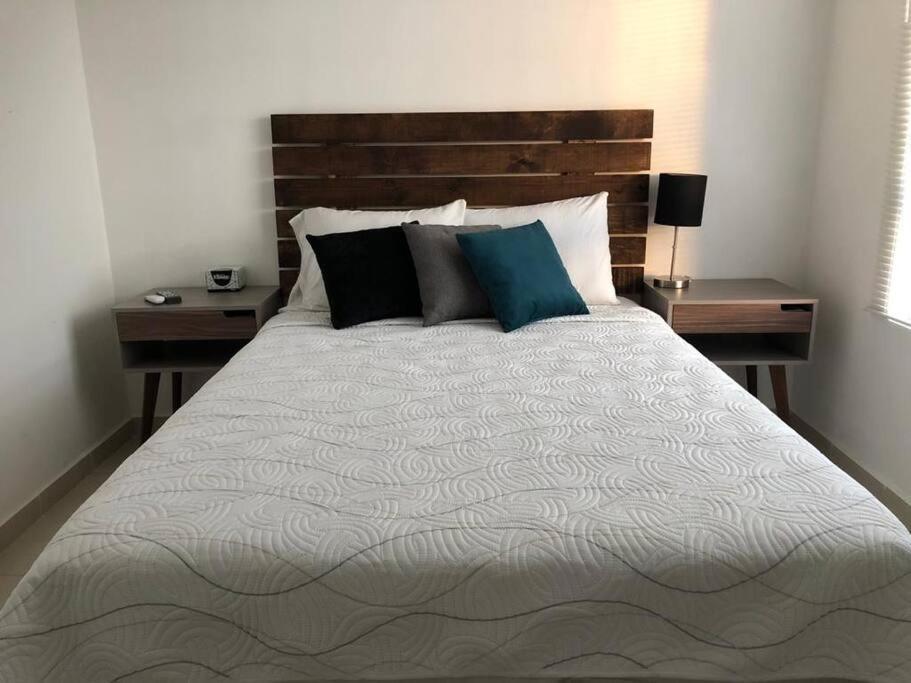 Comfortable And Private House 2 Bedrooms Wifi Parking Free Монтерей Екстериор снимка