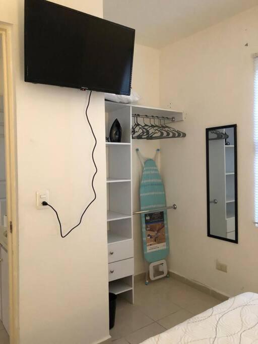 Comfortable And Private House 2 Bedrooms Wifi Parking Free Монтерей Екстериор снимка